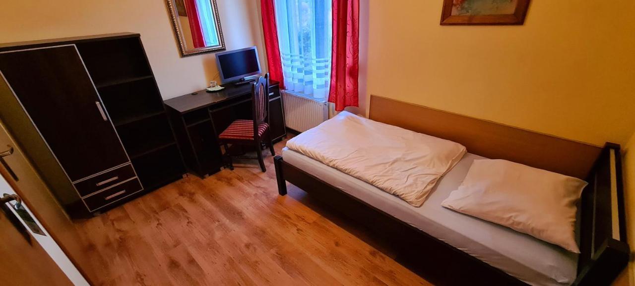 Zajazd Motel Staropolski Pyskowice Екстер'єр фото