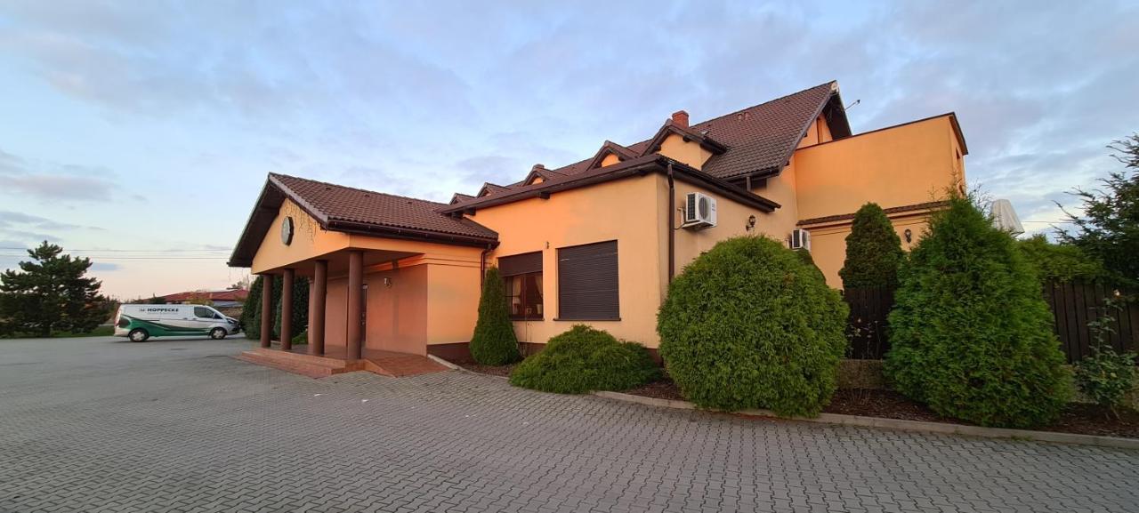 Zajazd Motel Staropolski Pyskowice Екстер'єр фото