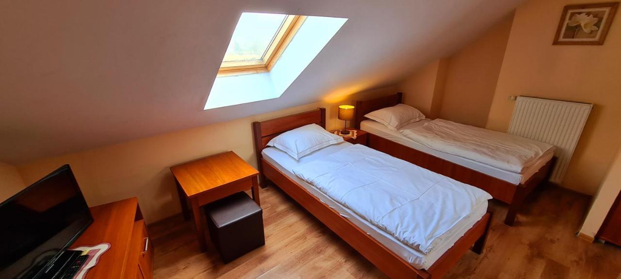 Zajazd Motel Staropolski Pyskowice Екстер'єр фото